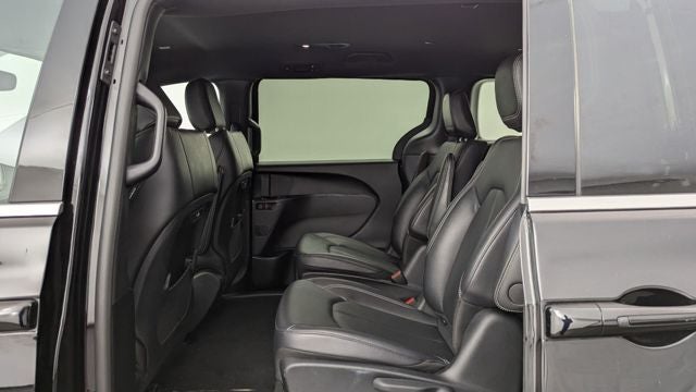 2025 Chrysler Pacifica Hybrid Select