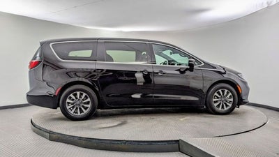 2025 Chrysler Pacifica Hybrid Select