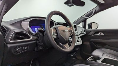 2025 Chrysler Pacifica Hybrid Select