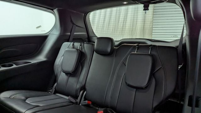 2025 Chrysler Pacifica Hybrid Select