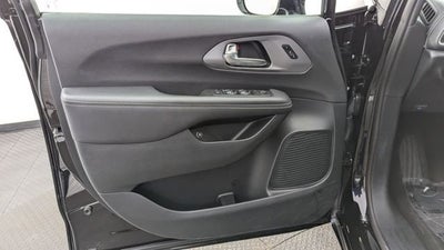 2025 Chrysler Pacifica Hybrid Select