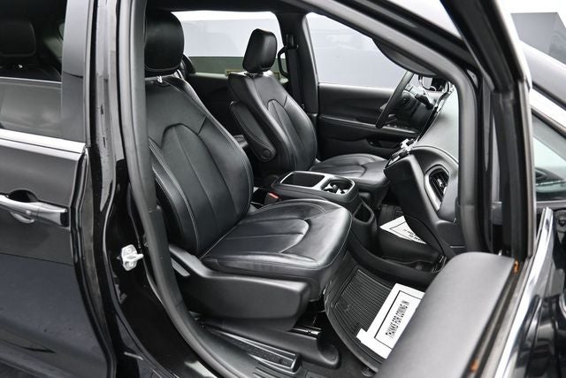 2025 Chrysler Pacifica Hybrid Select
