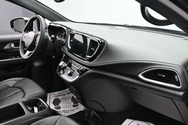 2025 Chrysler Pacifica Hybrid Select