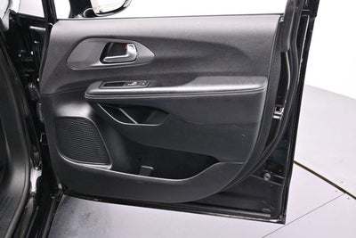 2025 Chrysler Pacifica Hybrid Select