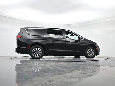 2025 Chrysler Pacifica Hybrid Select