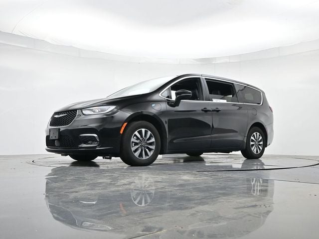2025 Chrysler Pacifica Hybrid Select