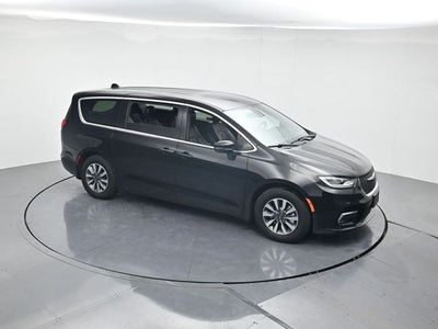 2025 Chrysler Pacifica Hybrid Select