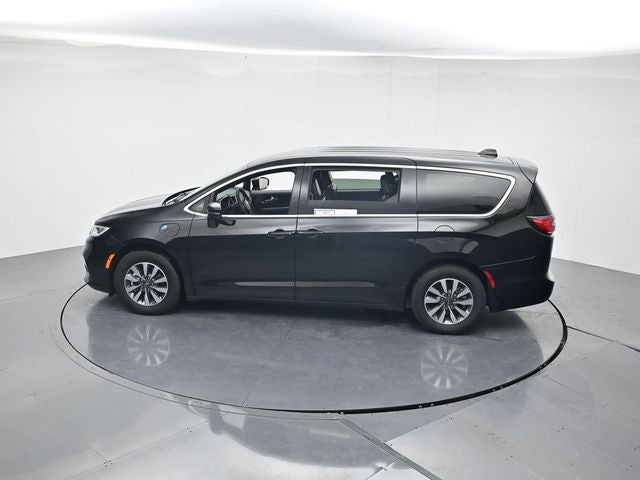 2025 Chrysler Pacifica Hybrid Select