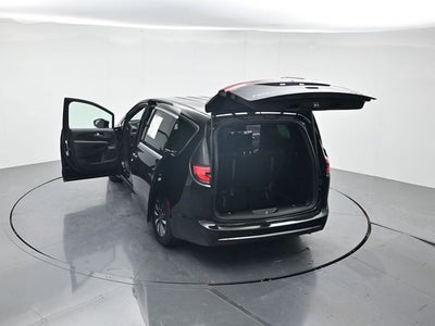 2025 Chrysler Pacifica Hybrid Select