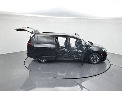 2025 Chrysler Pacifica Hybrid Select
