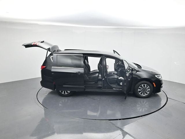 2025 Chrysler Pacifica Hybrid Select
