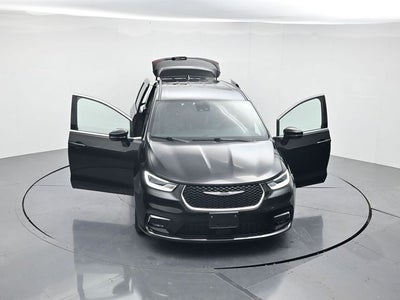 2025 Chrysler Pacifica Hybrid Select