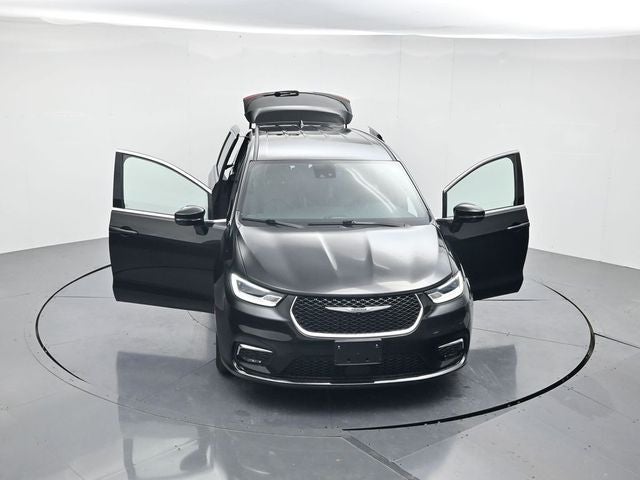 2025 Chrysler Pacifica Hybrid Select