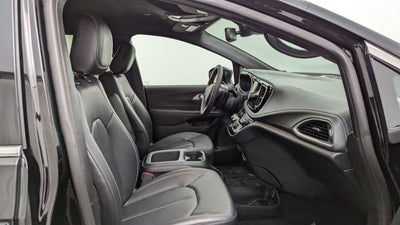 2025 Chrysler Pacifica Hybrid Select