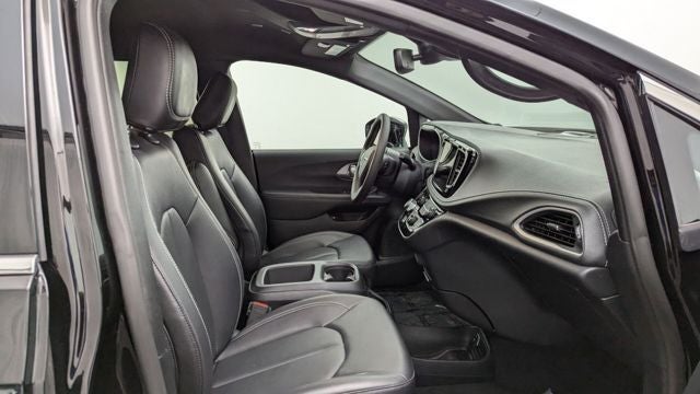 2025 Chrysler Pacifica Hybrid Select