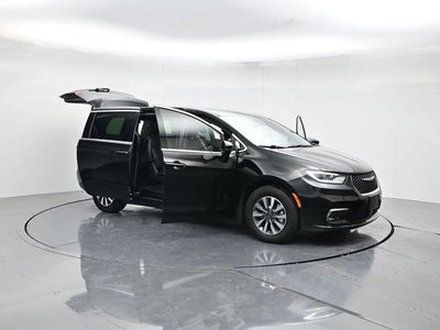 2025 Chrysler Pacifica Hybrid Select
