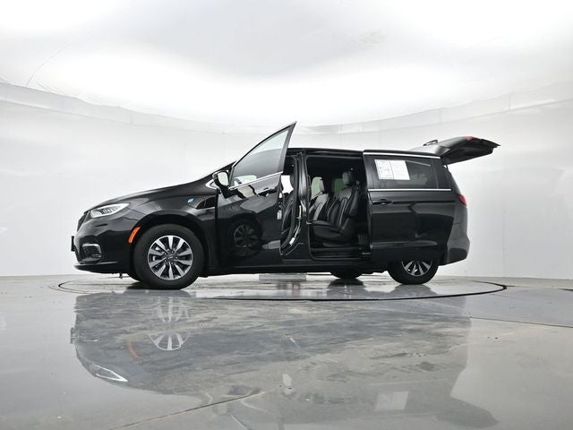 2025 Chrysler Pacifica Hybrid Select
