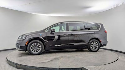 2025 Chrysler Pacifica Hybrid Select