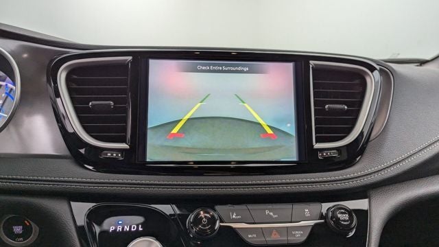 2025 Chrysler Pacifica Hybrid Select