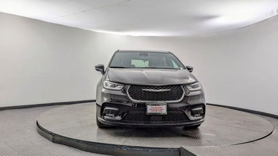 2025 Chrysler Pacifica Hybrid Select