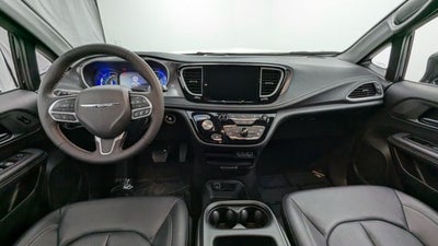 2025 Chrysler Pacifica Hybrid Select