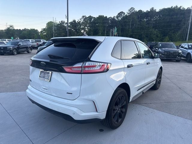 2022 Ford Edge SE