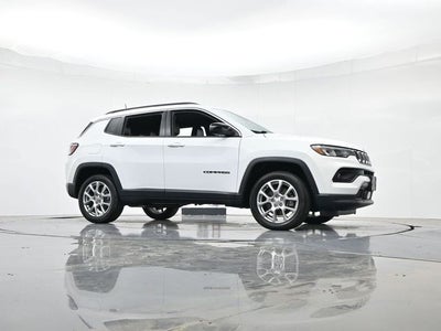 2023 Jeep Compass Latitude Lux