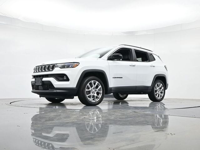 2023 Jeep Compass Latitude Lux