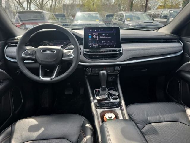 2023 Jeep Compass Latitude Lux
