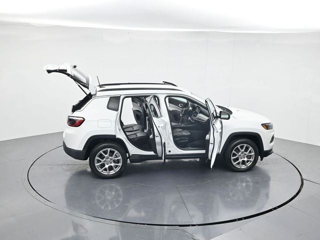 2023 Jeep Compass Latitude Lux