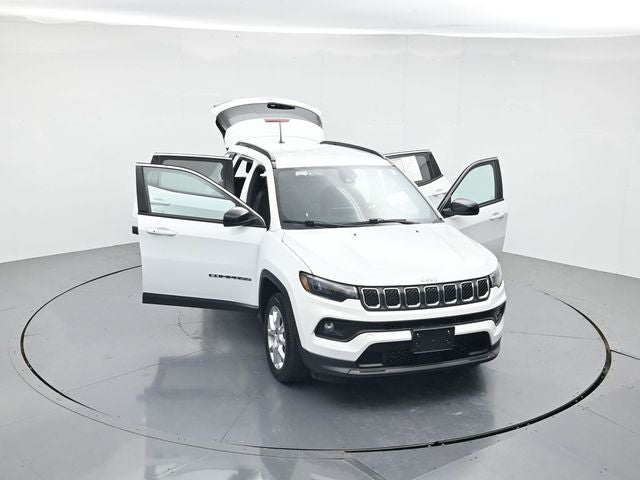 2023 Jeep Compass Latitude Lux