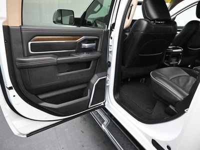 2022 RAM 3500 Laramie 20" Wheels Leather-Trimmed Seats