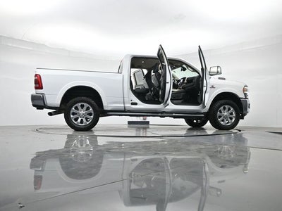 2022 RAM 3500 Laramie 20" Wheels Leather-Trimmed Seats