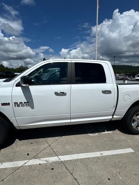 2017 RAM 1500 SLT