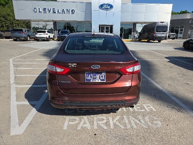 2016 Ford Fusion SE