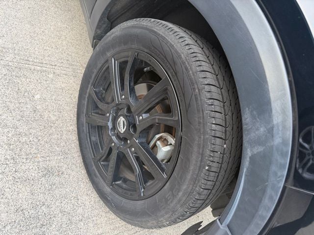 2021 Nissan Kicks SR