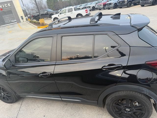 2021 Nissan Kicks SR