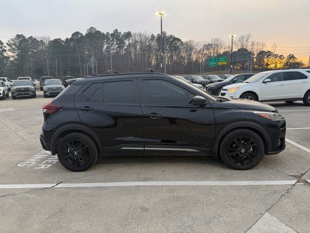 2021 Nissan Kicks SR