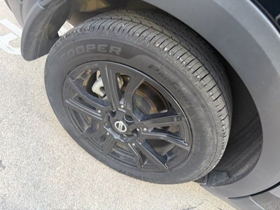 2021 Nissan Kicks SR