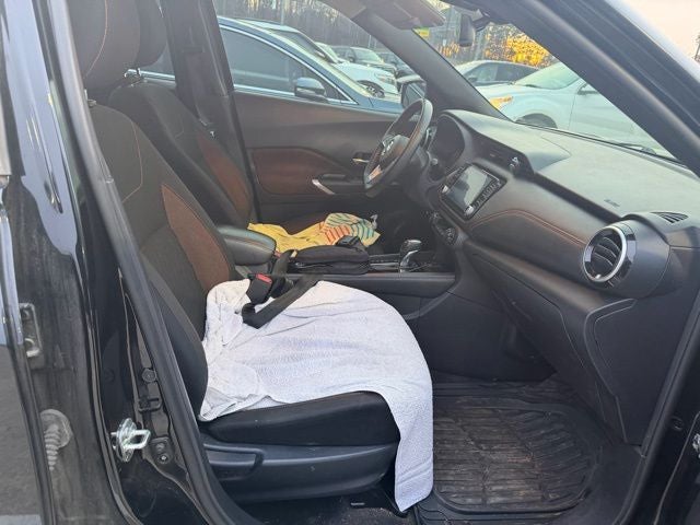 2021 Nissan Kicks SR