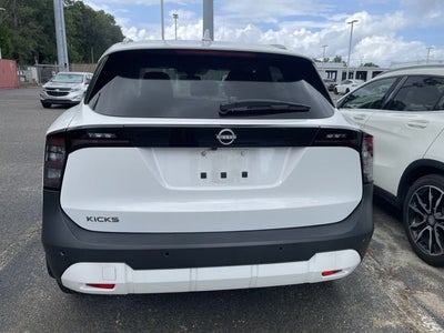 2025 Nissan Kicks SV