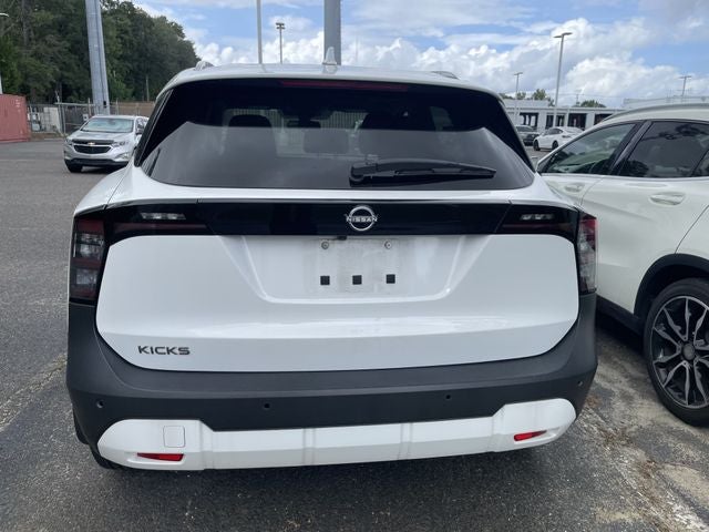 2025 Nissan Kicks SV