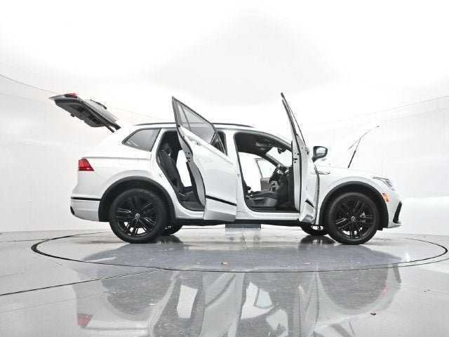 2022 Volkswagen Tiguan 2.0T SE R-Line Black
