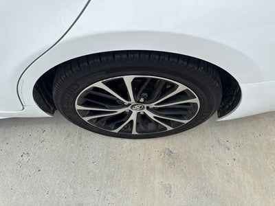 2019 Toyota Camry Hybrid Hybrid SE