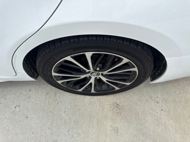 2019 Toyota Camry Hybrid Hybrid SE