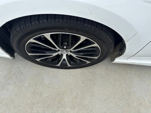 2019 Toyota Camry Hybrid Hybrid SE