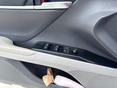 2019 Toyota Camry Hybrid Hybrid SE