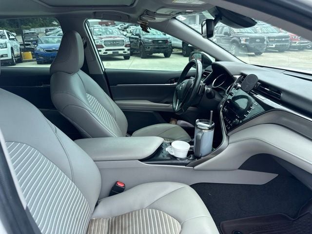 2019 Toyota Camry Hybrid Hybrid SE