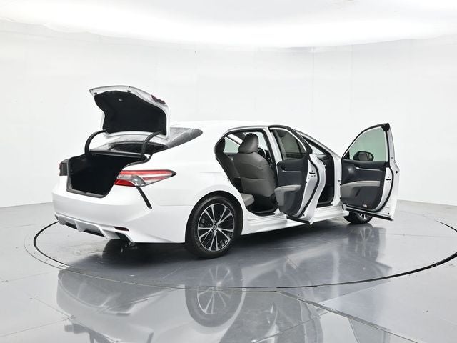 2019 Toyota Camry Hybrid SE