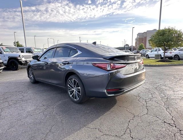 2023 Lexus ES Base